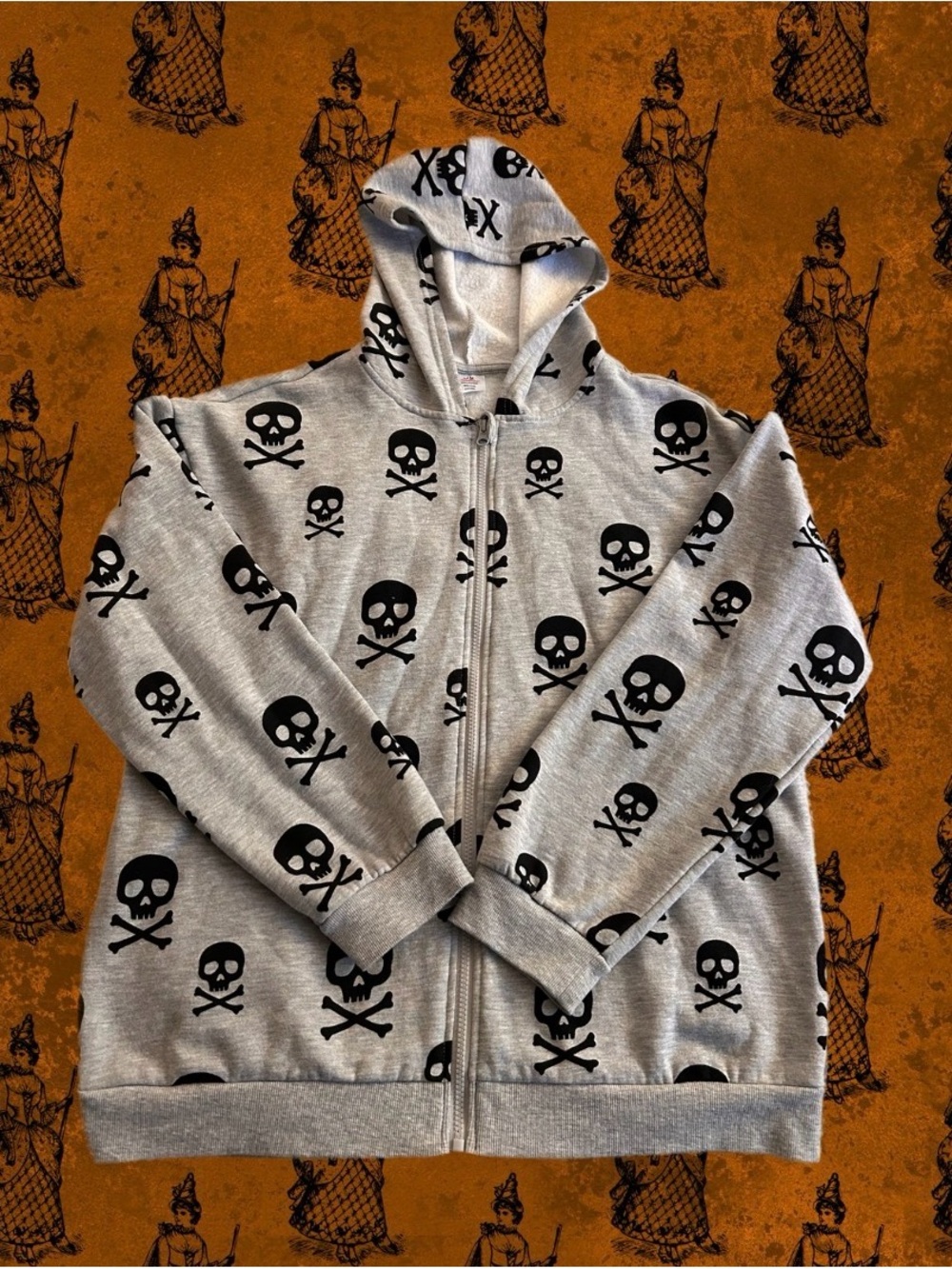 ☠️NWOT! Gray Zip-Up Hoodie with Black Skull Print - size Youth 18 XXL